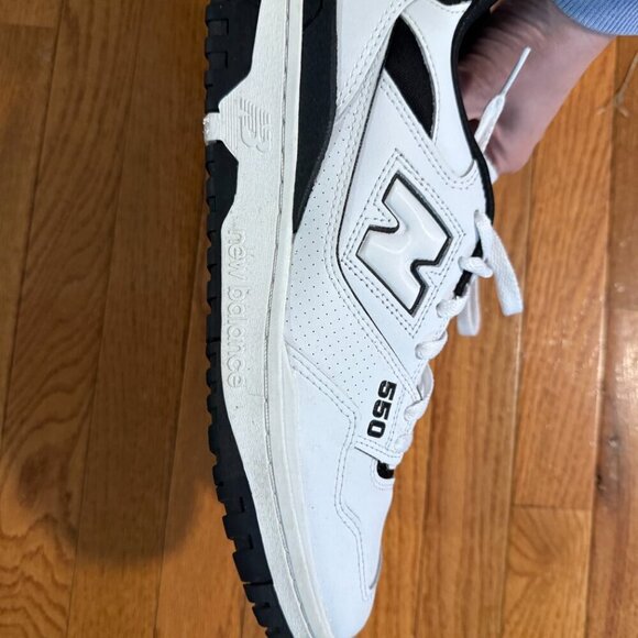 New Balance Unisex BB550 Black & White M10.5/W12 - Picture 3 of 9